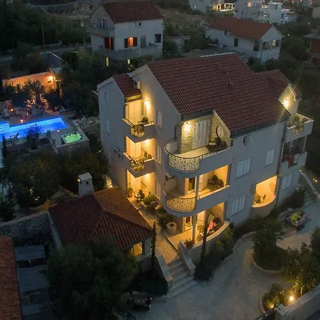 Kos Murter بيت للعطل